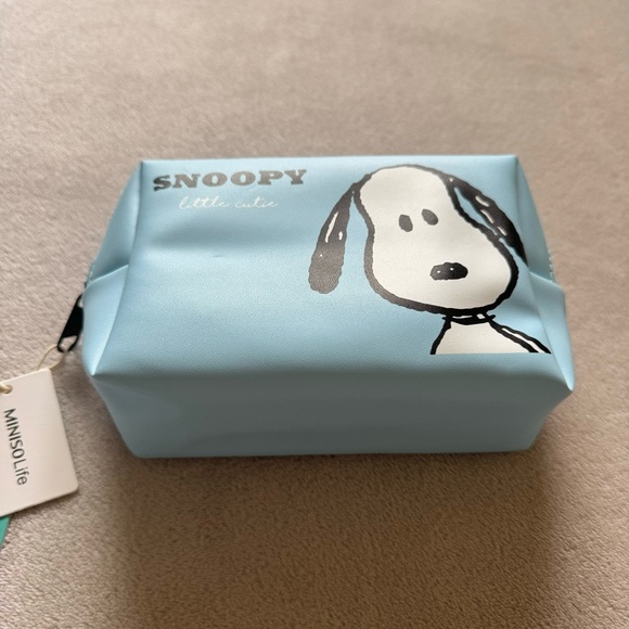 Miniso Snoopy Summer Travel Collection Cosmetic Bag - Picture 3 of 12